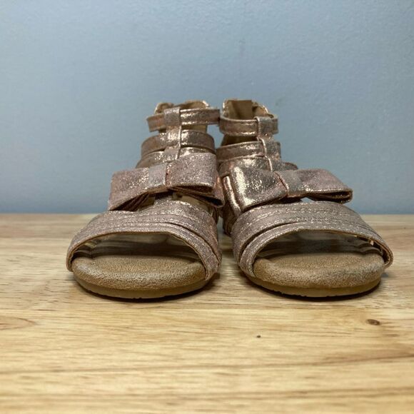 Tahari Baby ‘Skylar’ Gladiator Style Sandal, Metallic Rose Gold Toddler Size 5 - Picture 4 of 12